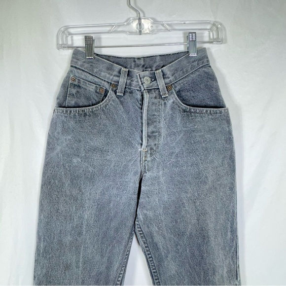 Levi’s Women’s Vintage 80’s High Rise Stonewashed Gray Button Fly Jeans - Picture 2 of 7